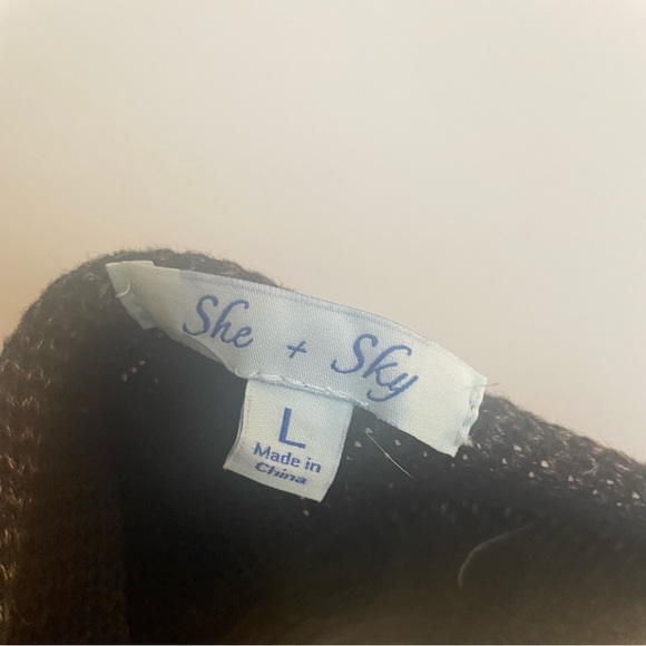 Black cold shoulder sweater - Picture 5 of 7